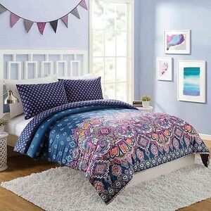 Vera Bradley “Sedona Medallion” navy paisley print twin size quilt + sham set